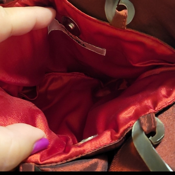 Mod By Design 3 dimensional flower purse in red - Picture 4 of 6